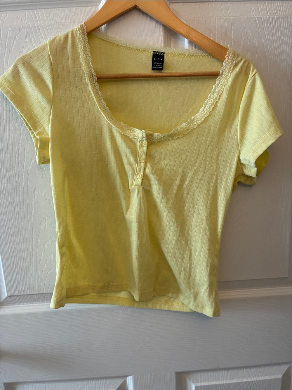 SHEIN Pale Yellow Lace-Trim Scoop Neck Short Sleeve Tee